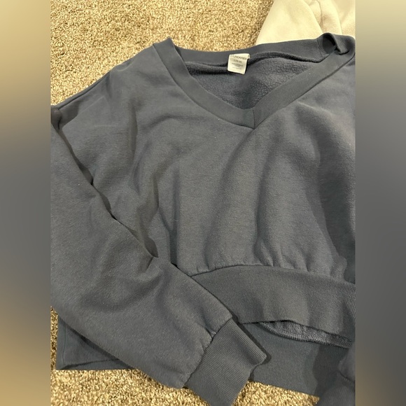 Navy and Cream cropped Sweatshirts - Picture 4 of 10